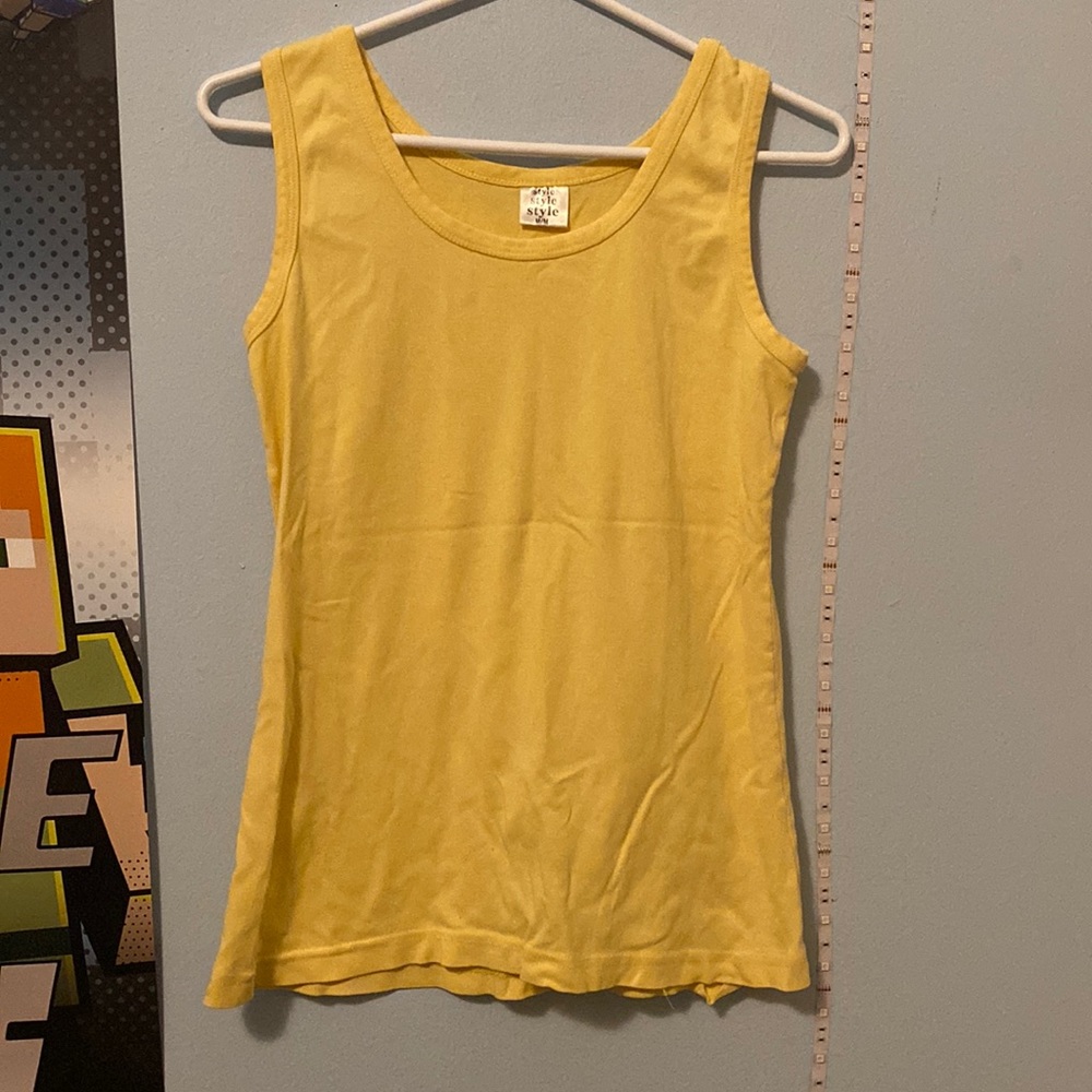 👕2/14$👕Women’s Style Style Style Tank Top size medium